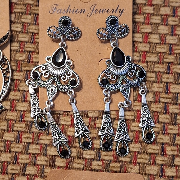 Fashion Jewelry Silver and Blue Earring Set - Picture 8 of 9